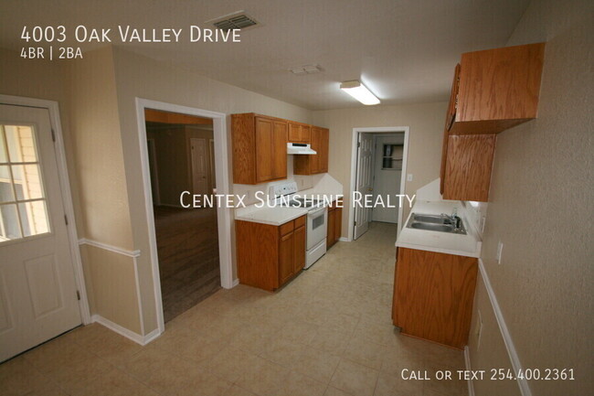 Building Photo - 4003 Oak Valley Dr