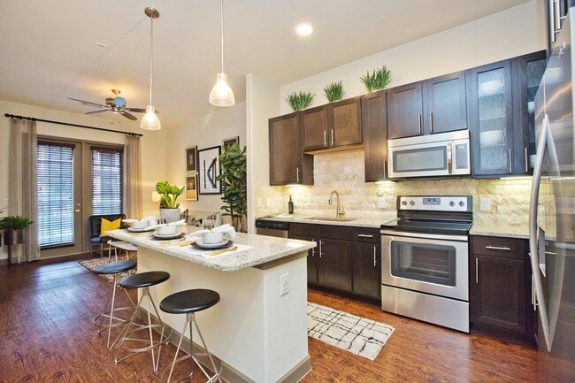 Building Photo - Stylish 1-Bed Apartment | Fitness & Rec Areas!