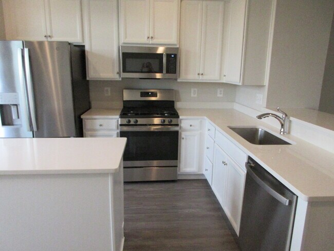Building Photo - 2083 Elm Tree Ct
