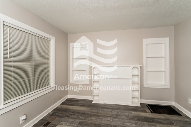 Building Photo - 1373 Prosch Ave
