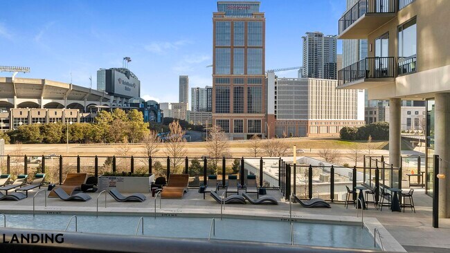 Foto del edificio - 1007 S Mint St