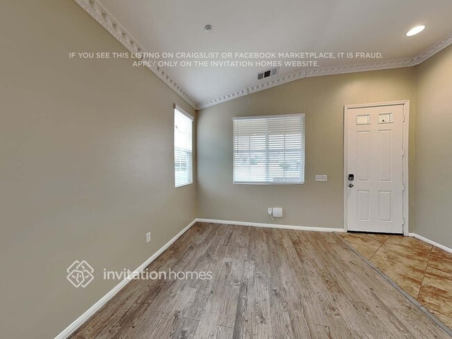 Foto del edificio - 7502 Sultana Ave