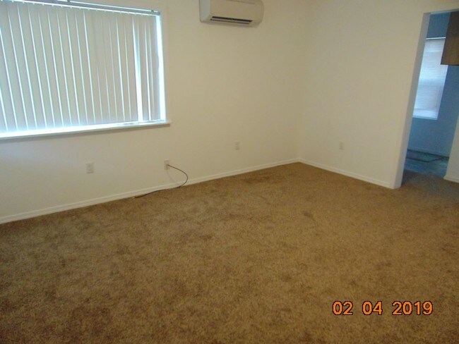 Building Photo - 2-bedroom Cottage in East Medford