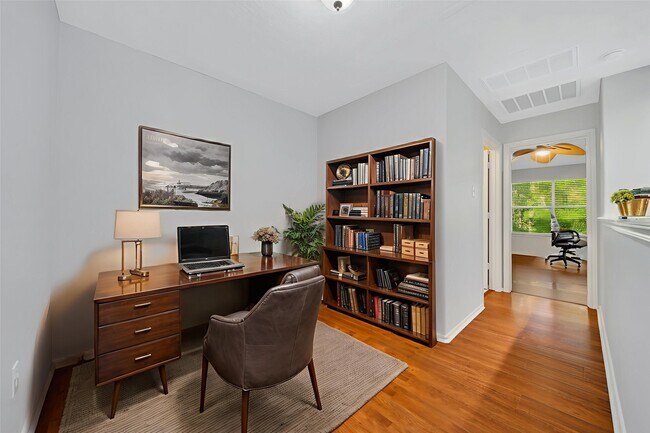 Building Photo - 230 W Stedhill Loop