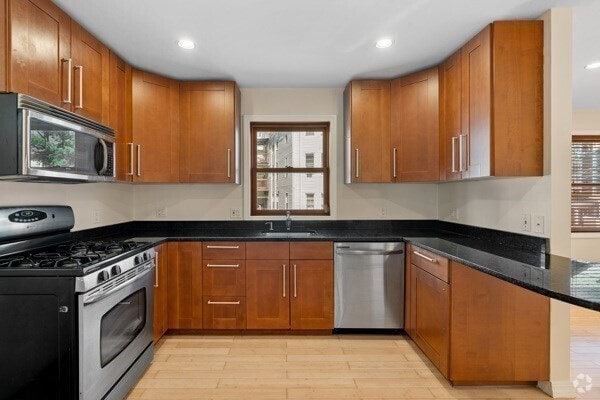 Building Photo - 65 Calumet St