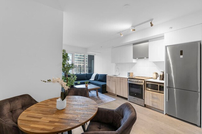 Building Photo - 251 Jarvis St