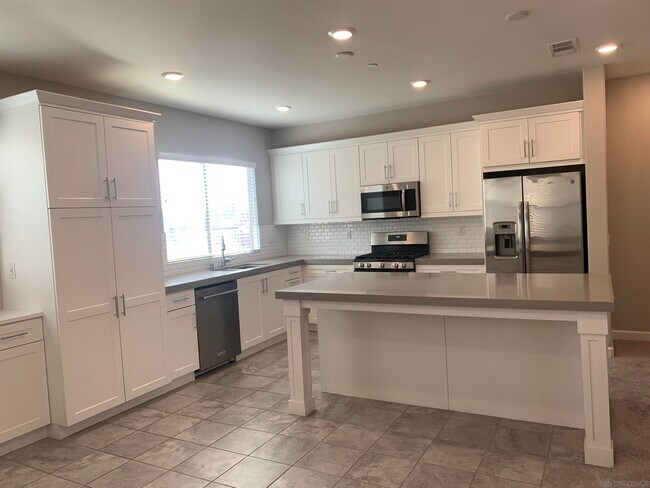 Building Photo - 1579 Castillo Way