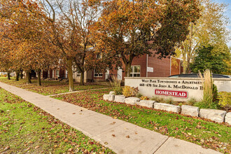 Building Photo - West Park I Townhouses