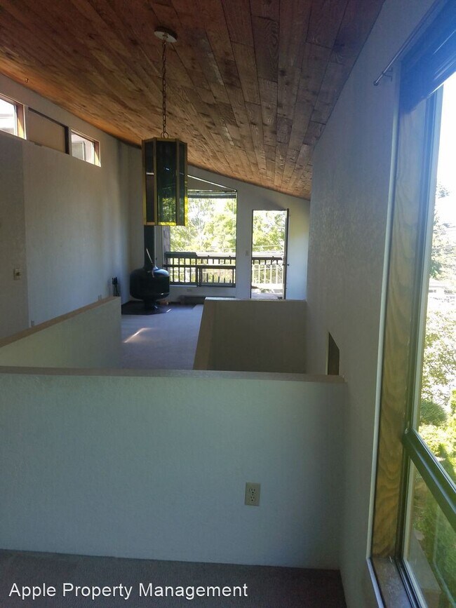 Foto del edificio - 2 br, 1 bath House - 4624 3rd Ave NW