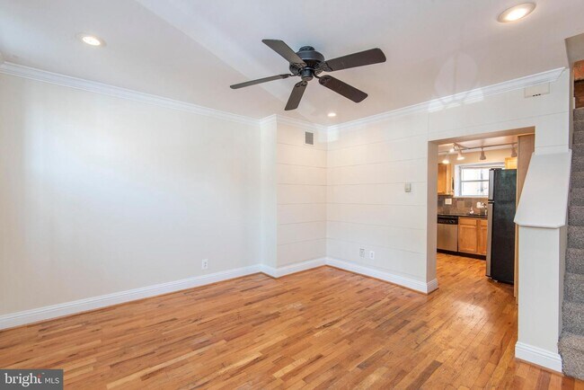 Building Photo - 823 S 10th St
