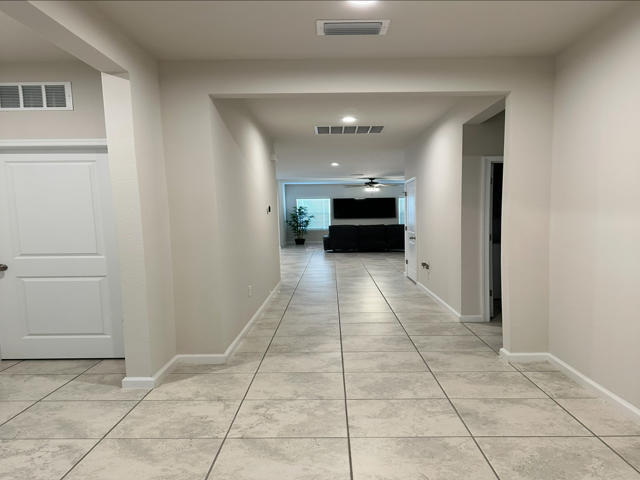 Building Photo - 5576 Vigo Lp