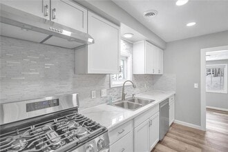 Building Photo - 1085 Orchard Ave