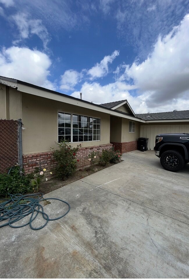 Foto del edificio - 7711 Sausalito Ave