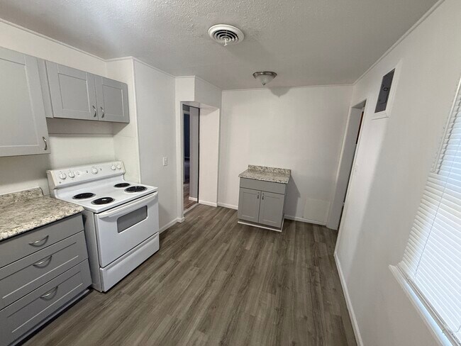 Foto del edificio - 3741 Marmion Ave