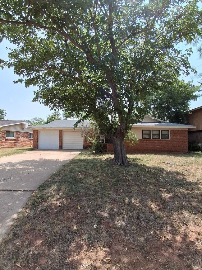 Building Photo - 1425 Mimosa Dr