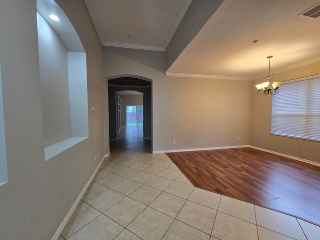 Foto del edificio - 9437 Leland Dr