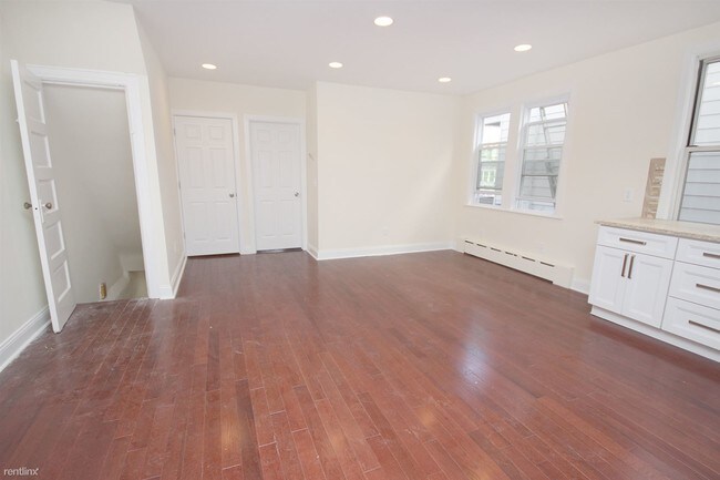 Building Photo - 2121 41st St