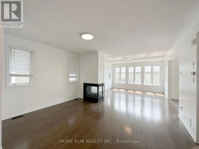 Building Photo - 193 Balikun Heights