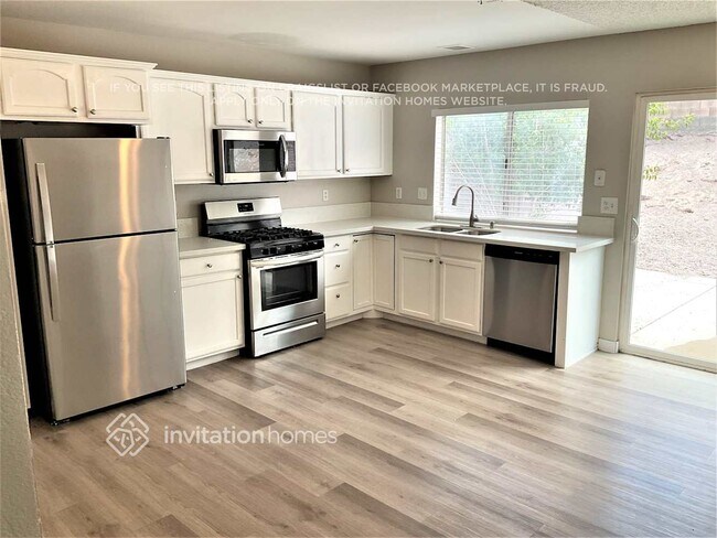 Building Photo - 214 Appian Way