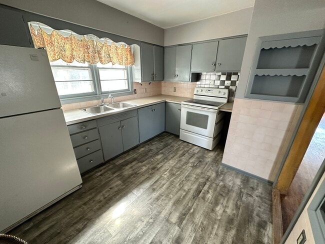 Building Photo - 106 George St