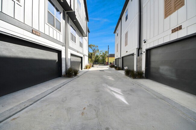 Foto del edificio - 2524 Live Oak St