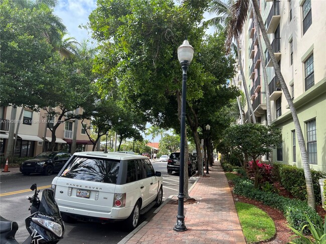 Building Photo - 1900 Van Buren St