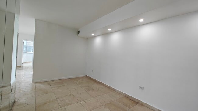 Foto del edificio - 825 Brickell Bay Dr