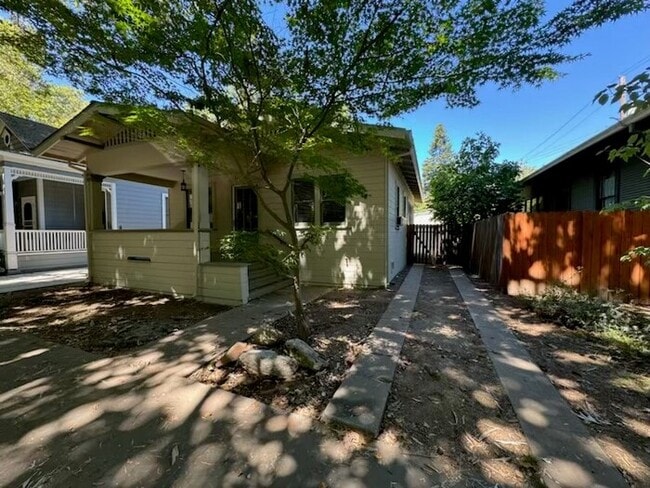 Photo - 2bd/1ba updated Midtown home