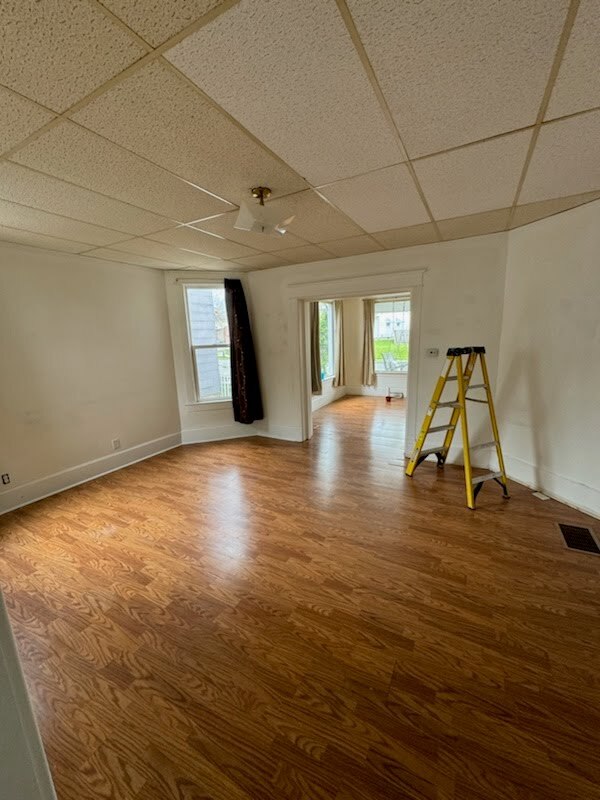 Building Photo - 215 S Maple St