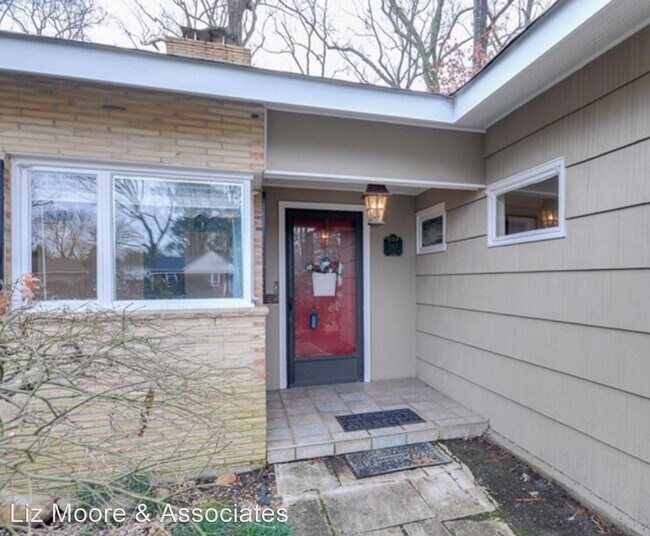 Foto del edificio - 4 br, 2 bath House - 243 James River Drive