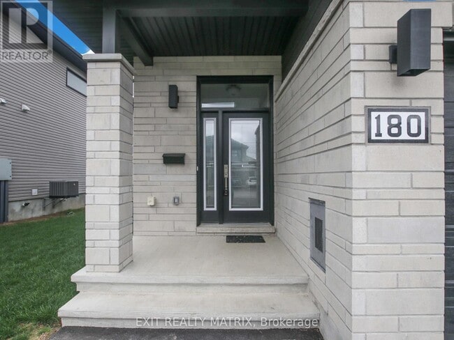 Building Photo - 180 Argile St