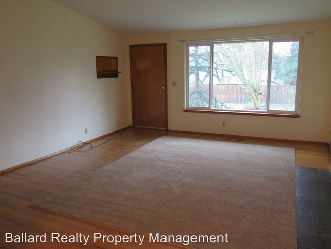 Building Photo - 3 br, 1 bath House - 13526 35th Ave NE