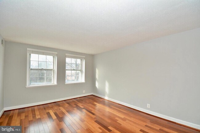 Foto del edificio - 4815 31st St S