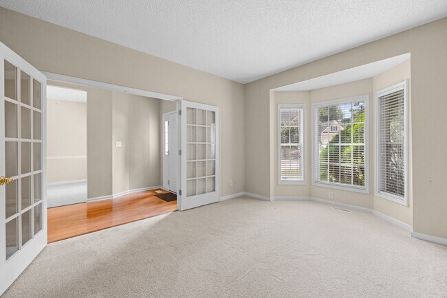 Building Photo - 108 Castlebury Creek Ct