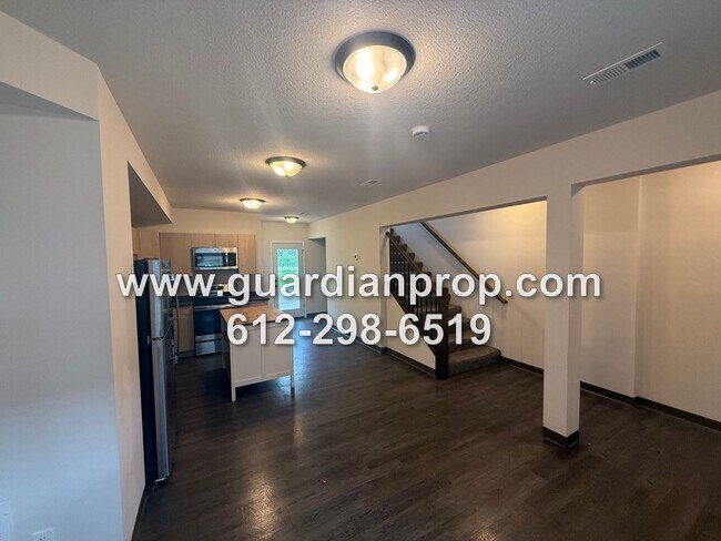 Foto del edificio - 7555 Cloman Way E