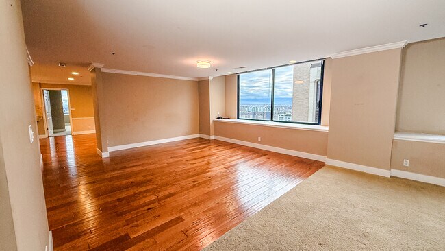 Building Photo - 44 W Broadway