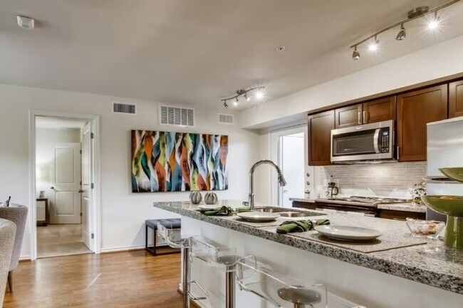 Foto del edificio - Lifestyle & Location: Explore Houston’s Best Spots!