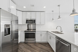 Interior Photo - 231 Washington Residences