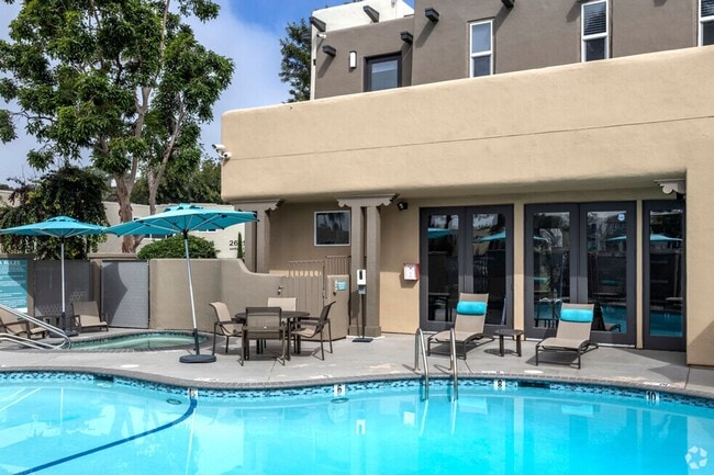 Building Photo - Villas at Carlsbad