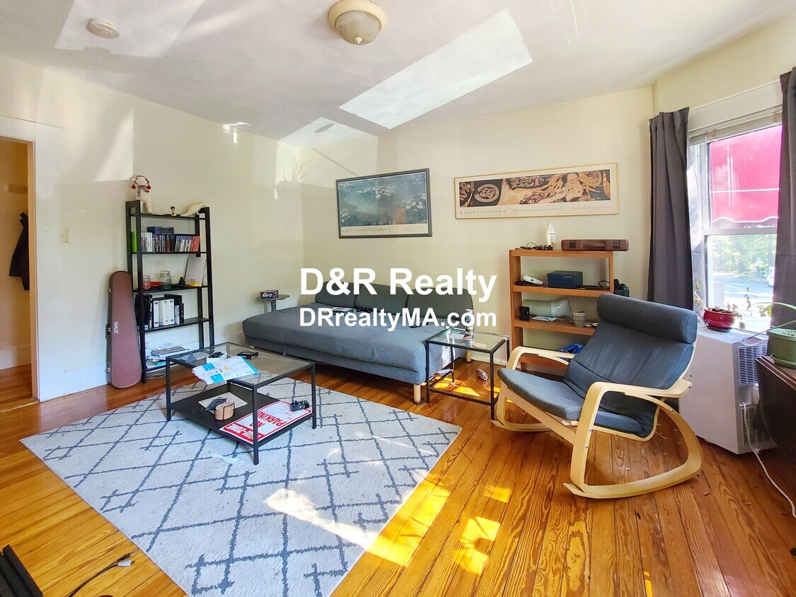 Primary Photo - 123 Oxford St