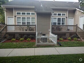 Building Photo - 1006 Rucker St
