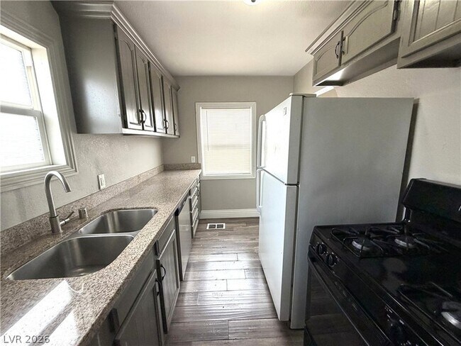 Foto del edificio - 5930 Dodd St