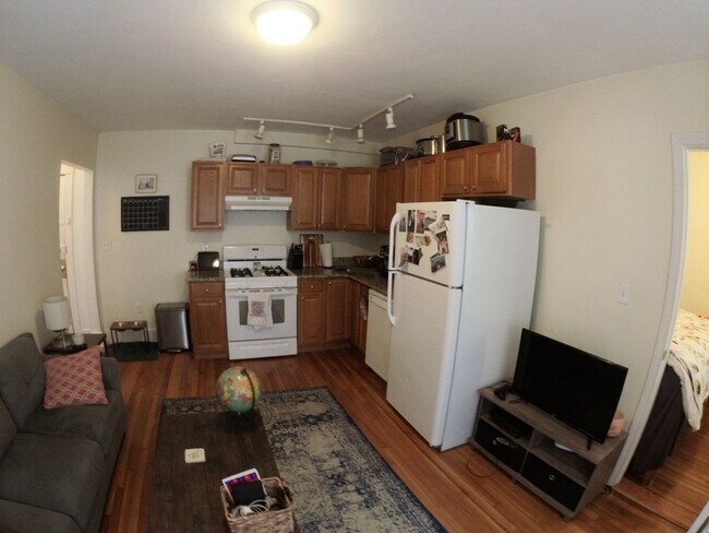 Foto del edificio - One Bedroom with Heat on GL-B Comm Ave Bri...
