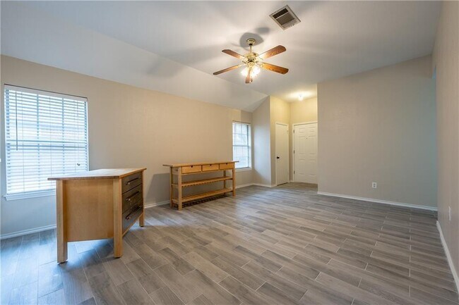Building Photo - 1607 Greening Way