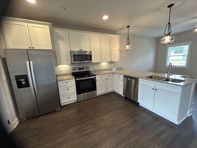 Foto del edificio - 2BD 2.5 BA TOWNHOME FOR RENT CLOSE TO TTU!