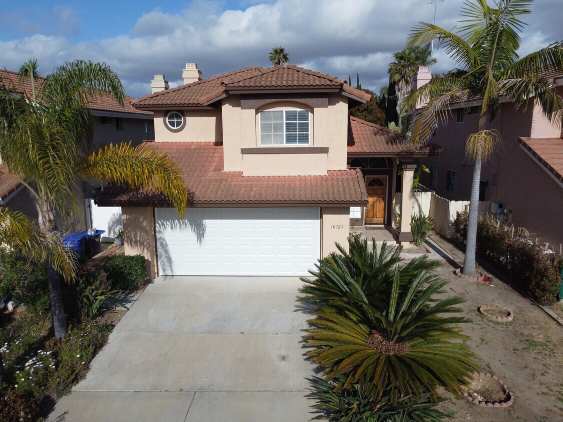 Primary Photo - 10785 Penara St