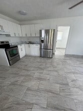 Building Photo - 2522 McKinley St