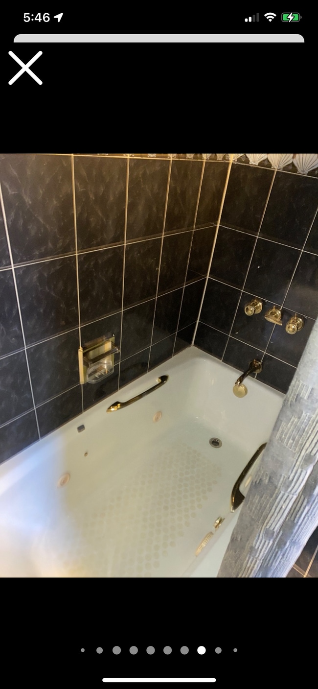 Building Photo - 705 E 93rd St