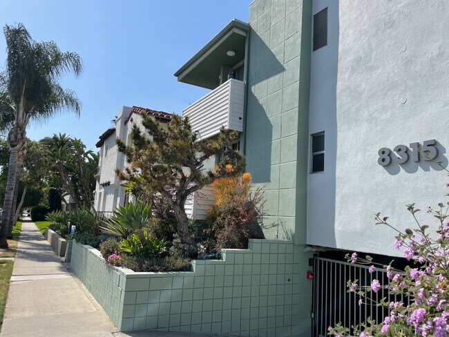 Building Photo - 8315 Blackburn Ave