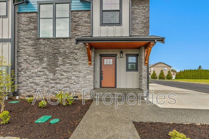 2217 De Jong Dr, Lynden, WA 98264 Townhome Rentals in Lynden WA